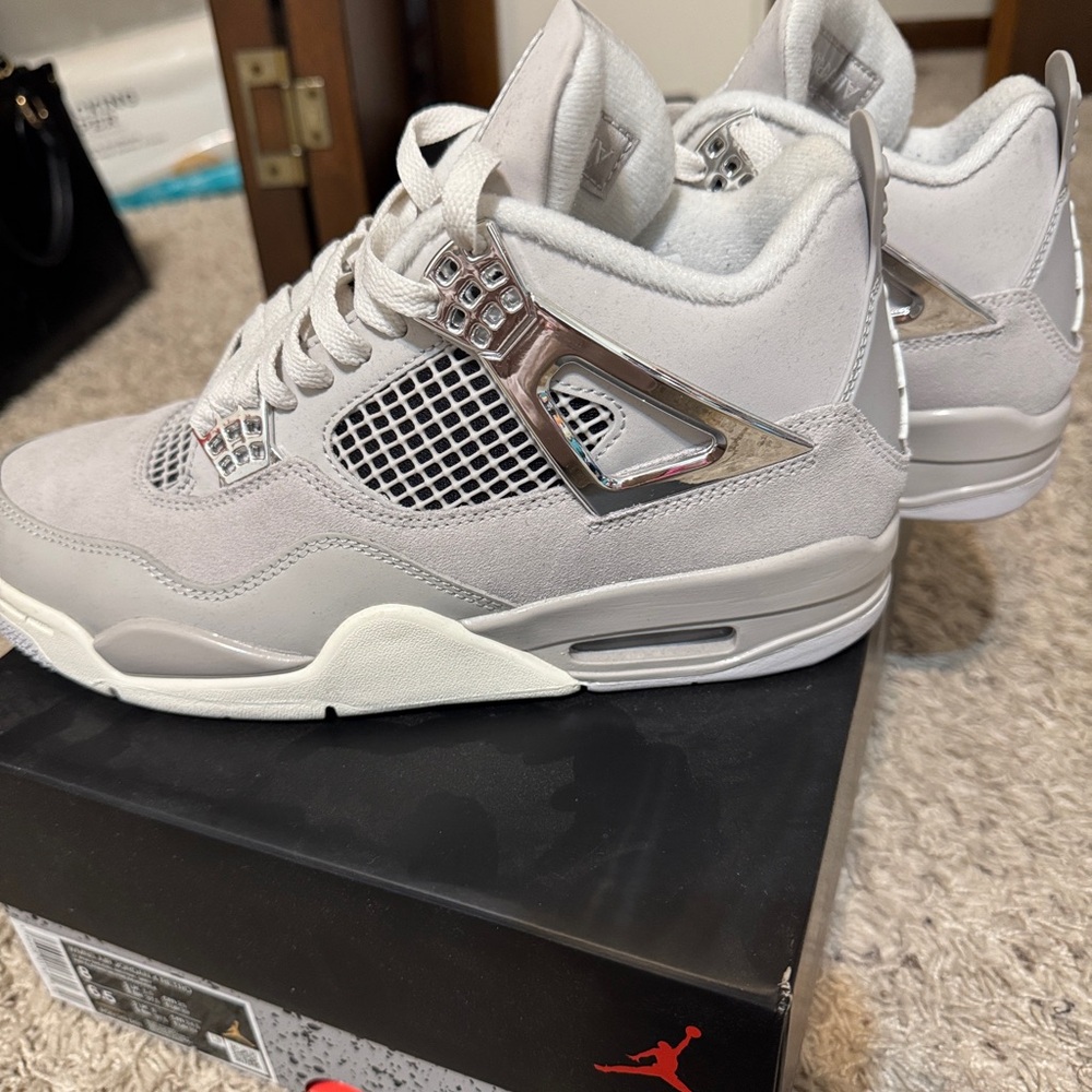 Air Jordan Retro 4- silver and grey